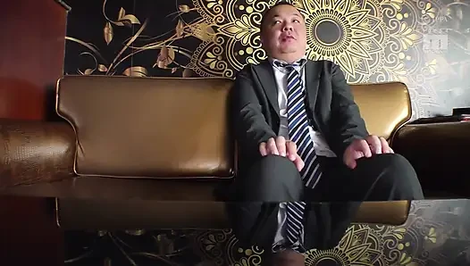 Süper büyük memeli seksi av aktrisi, memeyle muamele çekiyorsa bu kadar büyük memeler çok güzel olmalı. Bölüm 1