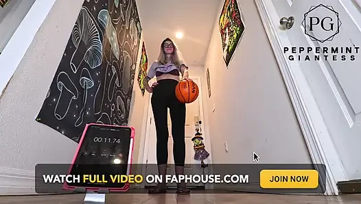6'7 uzun boylu tanrıça tek elle basketbol meydan okuması bu büyük eller ne kadar domine edebilir?