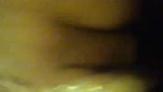 Tek başına parmaklıyor