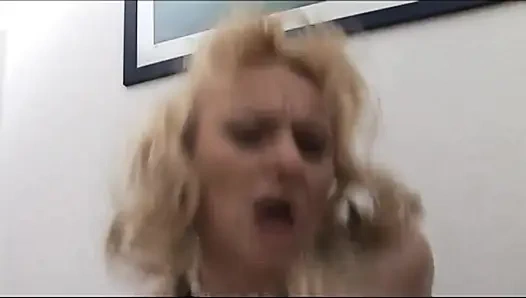 Yetişkin çift büyük yarak emiyor