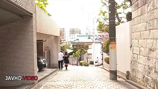 Reina Takayama'nın oyuncaklarla ve sert zevk anlarıyla patlayıcı grup seks macerası