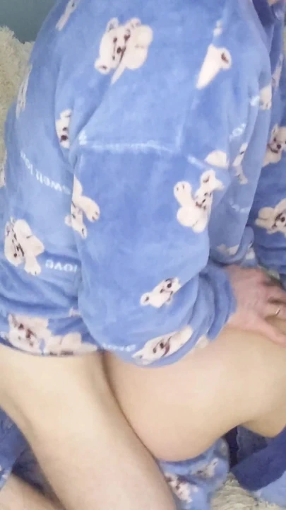 Bistrov Sert Seks Içeride Boşaldı