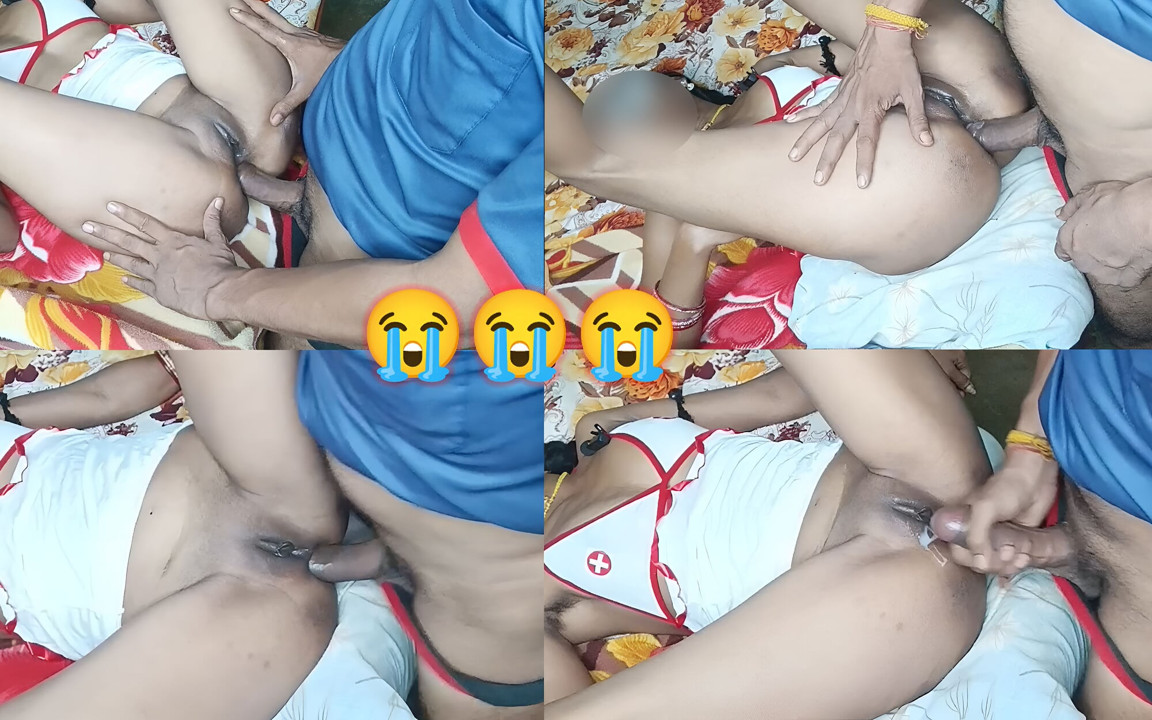 En tatlı genç üvey kız kardeş ilk acı verici anal seks sırasında yüksek sesle inledi ve Hintçe konuştu