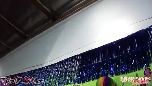 Yarak emme meydan okumasında derin gırtlak kraliçeleri çatışması!