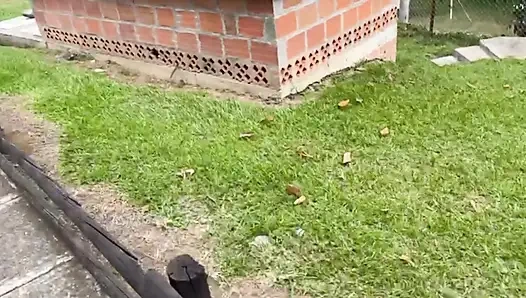 Dışarı çıktıktan sonra onun evinde sikişiyoruz