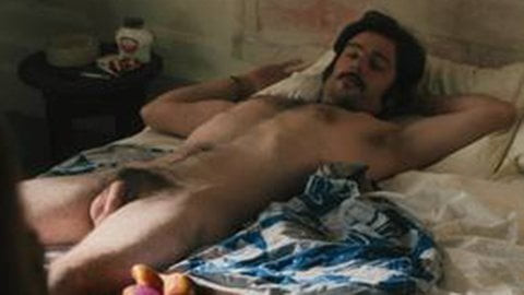 Aktör richard kısa vinil (2016) onun horoz kapalı gösterir