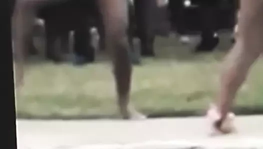 kalın azz siyah esnek bir twerk at havuz parti