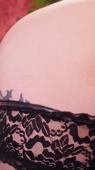 Ateşli kadın egemenliği sikişi: ıslak amcıklı tombul orta yaşlı seksi kadın takma yaraklı seksi ve sert çift yumruk sokmayı seviyor (arya grander ve kisica) | Klip 1