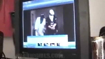 Çılgın beyaz kız siyah adam sahnede kafa