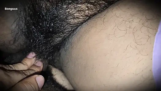 Bhabhi ke sath Soya toh bhabhi ne Raat ko lund pakad liya