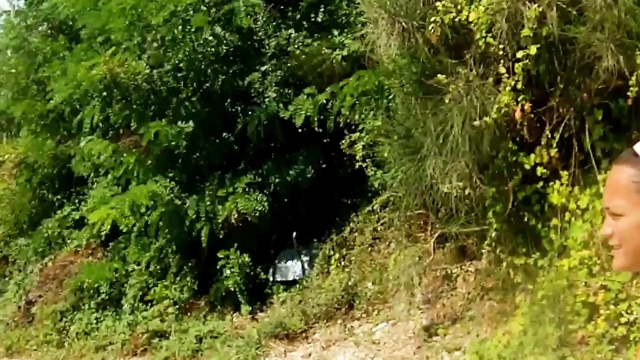 Üvey kızım bana deniz kenarında yürürken lezzetli bir sakso çekti