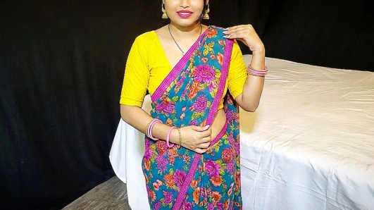 Kitty partisine gidiyordu ama kocası üvey erkek kardeşi onu evde parti yapmak için durduruyor