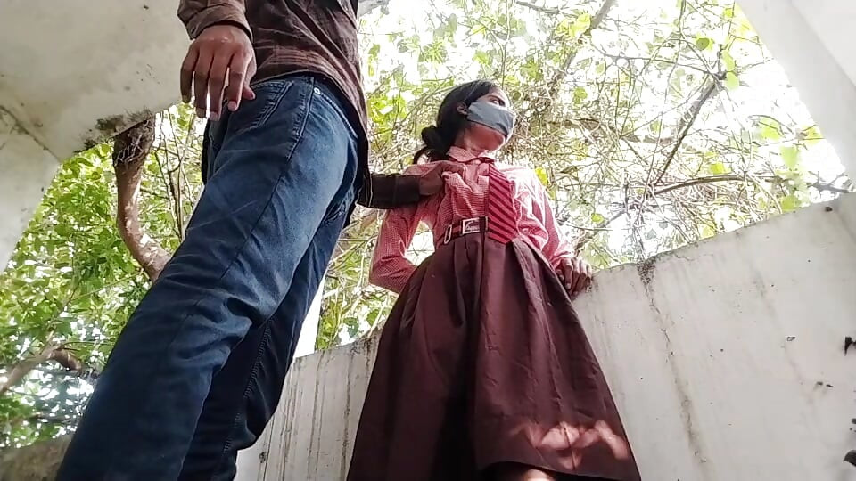 Hintli desi köyü sevimli liseli kız ormanda seks viral video, Hintli liseli kız seks viral mms, desi kız seks domaltmalı