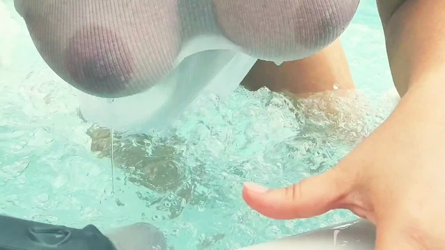 Jakuzi - büyük memeler