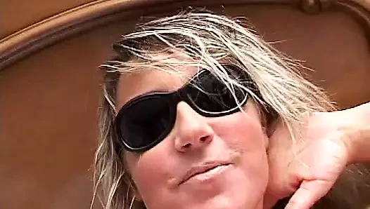 Romalı hanım için her zaman mastürbasyona ihtiyaç vardır.