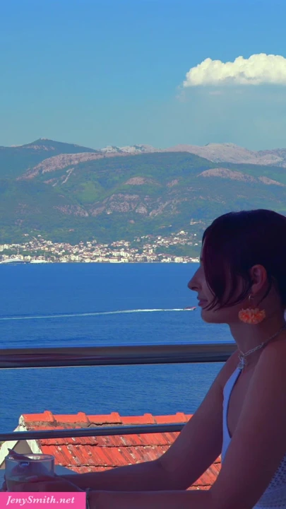 Jeny Smith telefonunuz için güzel ekran koruyucusunda