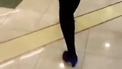 Asyalı milfs gıdalar için bekliyor