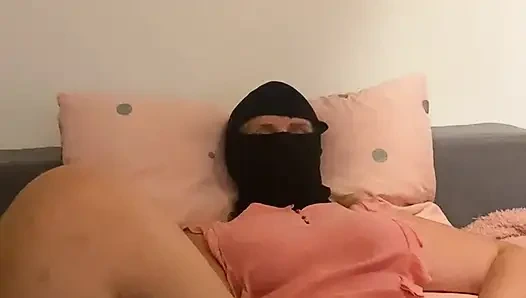 Anna kendimi yatakta amcıkla sikiyor