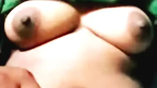 Eski kız arkadaşımın amcığını çevrimiçi gösteriyor
