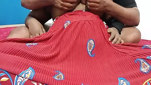 Hintli evli kadın net tamil sesiyle kayınbiraderi ile ateşli romantik seks için baştan çıkarıyor