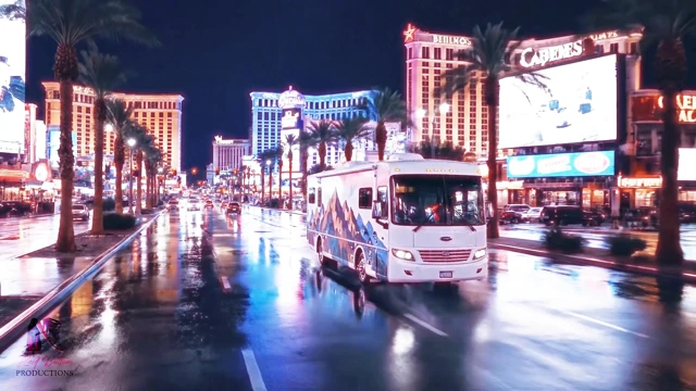 Dün Gece Vegas'ta Mobil Sikiş Festivali