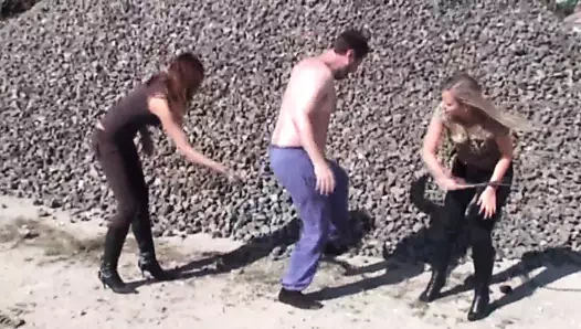 kırbaçlanan bayanlar eylem