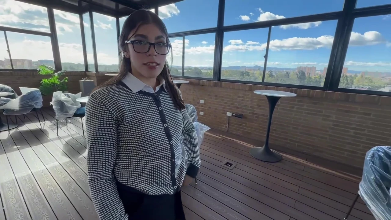 Engineer gets a big fuck from the architect to calm her anger and receive the work