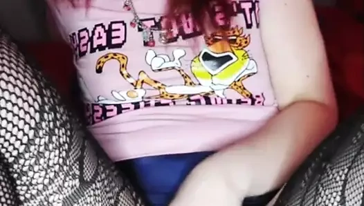 Shyyfxx ateşli kızıl, joi sinemasında erkek arkadaşının aletini emiyor