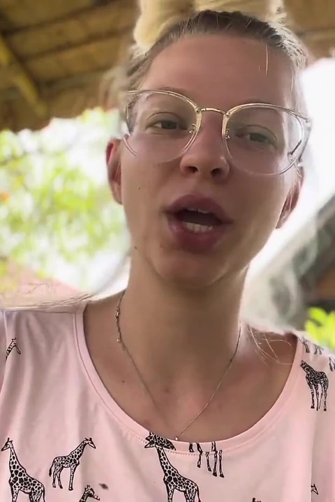Neden her kadın kadın led ilişkisi istemeli (duh)
