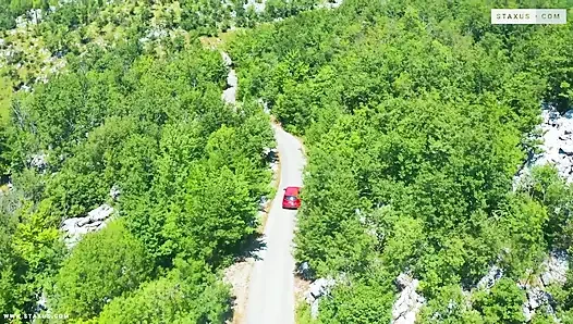 Staxus: cesur beyaz hafta sonu sc.1