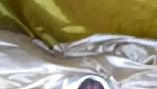 Altın saten boşalma