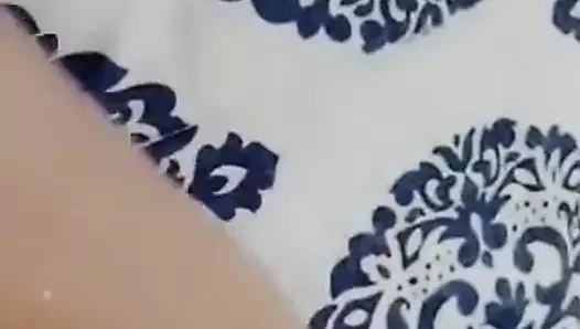 yalnız ev hanımı yumruklar KEDİ