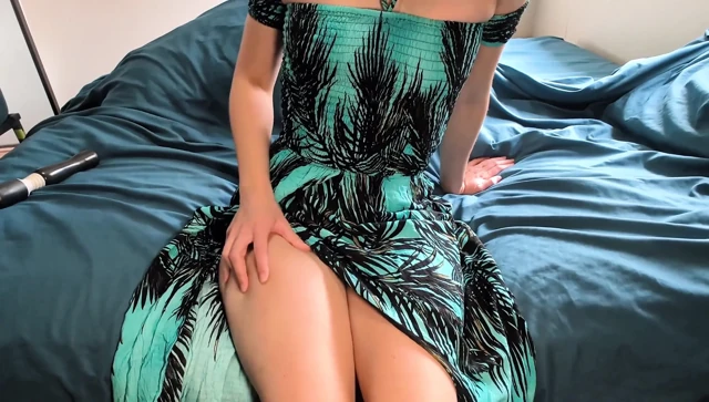 Elbiseli hatun asadan boşalıyor