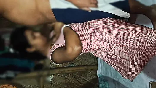 Hintli ateşli üniversiteli kız Müslümanla sikişiyor