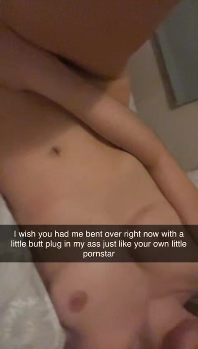 Seksi sarışın snapchat'te klitorisini ovuyor