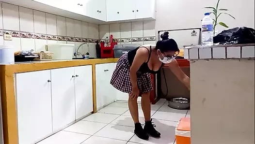 ÜVEY KARDEŞLER BIRBIRLERINE MEYDAN OKUYOR VE ILK ORGAZM OLAN MEYDAN OKUMAYı KAYBEDIYOR!!!