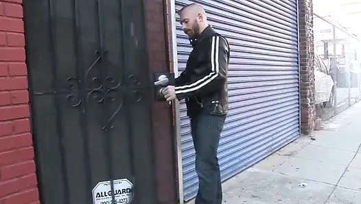 San Capotes'i öpmek daha iyidir