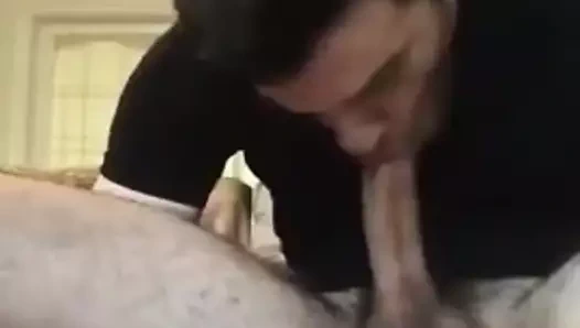 Seksi selfsucker kendi ağzına boşalan
