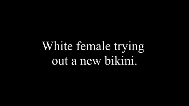 Бикини и случайные обнаженные фотографии.