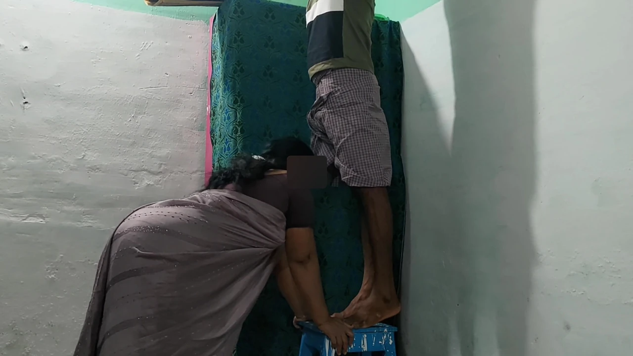 पड़ोसी महिला के साथ गुदा मैथुन दृश्य