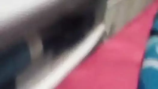 Beyaz orospu sikikleri bir büyük siyah horoz