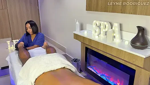 Leyne Rodriguez: Ateşli latinin yoğun yağlanmış masaj seansı çok hızlı bitiyor