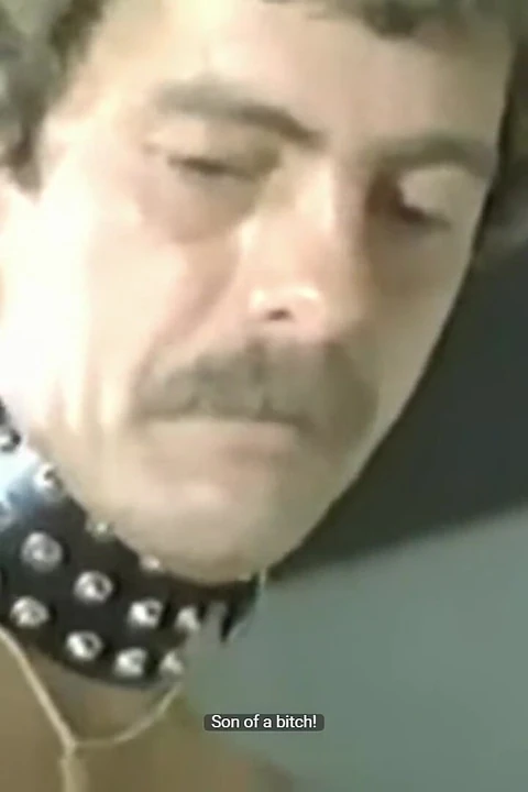 Muhteşem deri dom hizmetçilerine istediğini yapıyor!