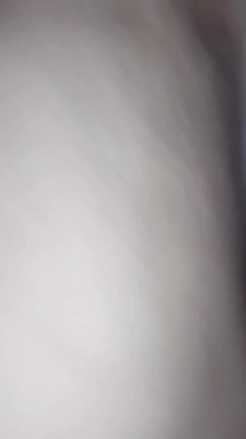 Эпический момент из "Любопытная богиня - трахаю волосатую киску горячей милфы с большой задницей"