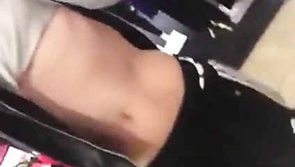 Perakende mağazasında halka açık alay