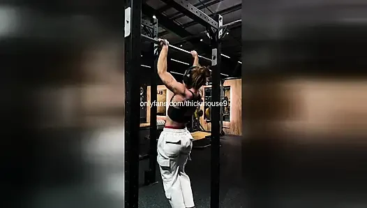 Kaslı anne çekme: bakire amcık spor salonu canlı teşhiri