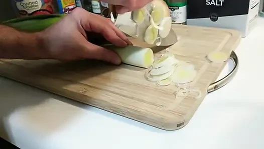 Döl pişirilmiş 3 pırasa chili ve yağlı elle muamele