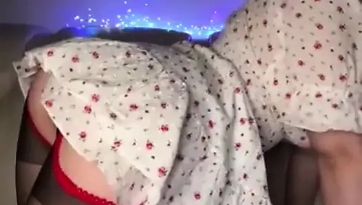 Seksi çoraplı Jucielussie twerk yapıyor