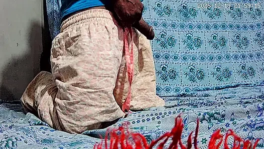 Hintli dasi bahabi ve dewar ormanda sikişiyor