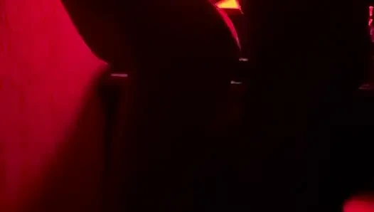 Kırmızı odada yoğun Romalı seks döllenmeye yol açıyor